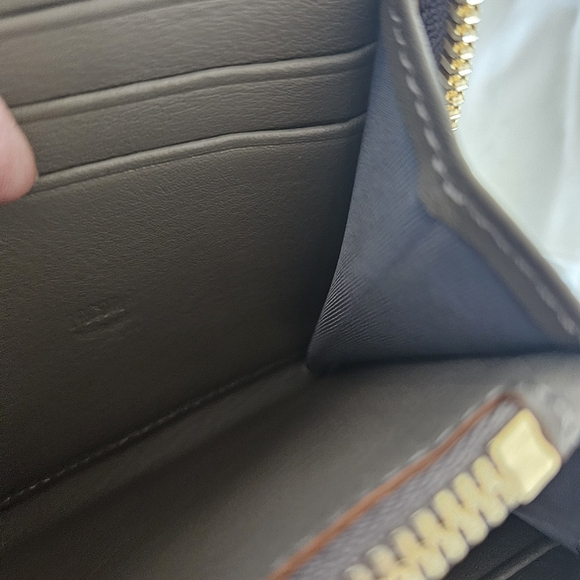 MCM Gray Embossed Leather Wristlet Clutch . New With Box & Dust Bag Inc. - Picture 8 of 8